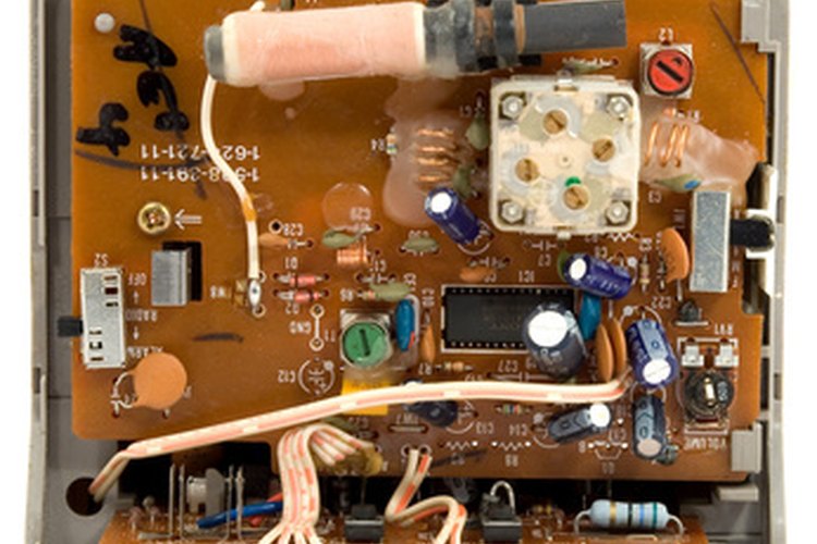 Cómo reparar radio transistores de bolsillo (En 4 Pasos)