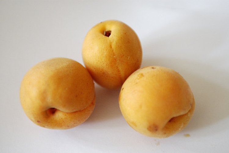 Varias partes del melocotón suelen encontrarse en los productos para la piel.