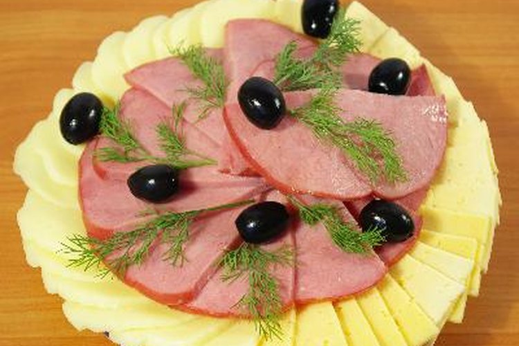 Combinar carne y queso puede ser saludable si eliges productos bajos en grasa.