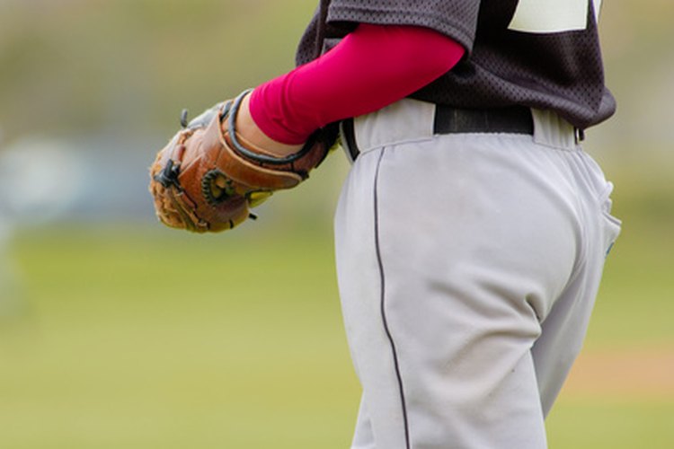 Los ponches no son a menudo una parte del repertorio del lanzador de softbol de lanzamiento lento.
