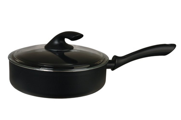 Utiliza un sartén para preparar la quinua tostada.