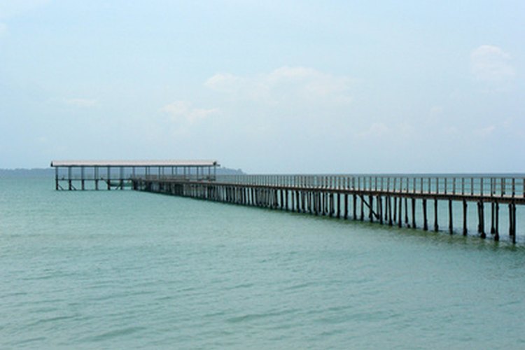 pier image by maslight from Fotolia.com Make a simple float rig for pier fishing success.