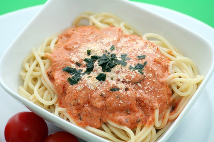 Los alimentos ricos en almidón, como la pasta, pueden crear un exceso de gases en el estómago.