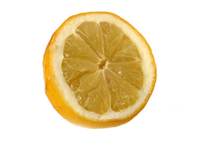 Los limones pueden ayudar a calmar y prevenir el estreñimiento.