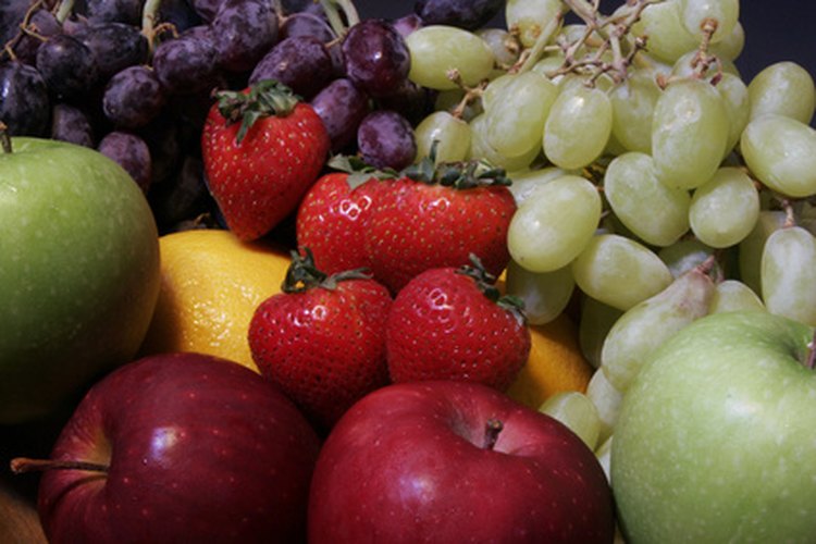 Lavar tus productos con vinagre puede ayudar a eliminar las bacterias.