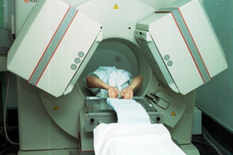 Los médicos pueden identificar una hernia de disco con imágenes de resonancia magnética.
