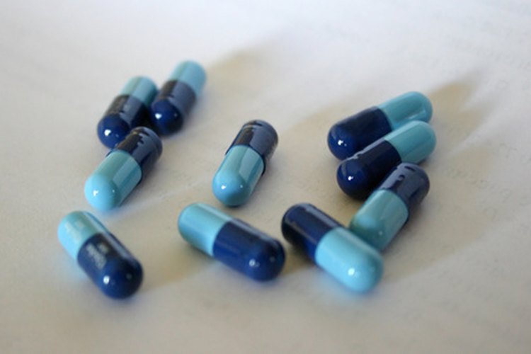 Los antibióticos pueden tratar la clamidia y la gonorrea.