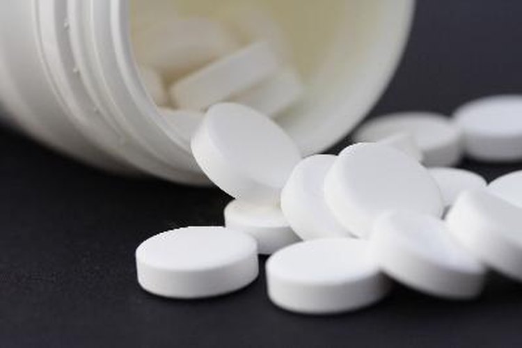 Los tratamientos para la neuralgia intercostal pueden incluir analgésicos, antiinflamatorios y anticoagulantes.