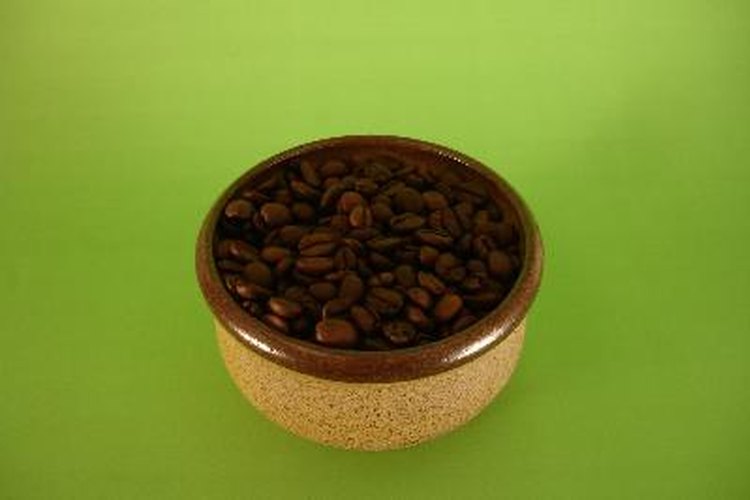 No beber alcohol, comer una dieta bien balanceada y tomar suplementos dietéticos a veces puede ayudar en el tratamiento de la enfermedad hepática.