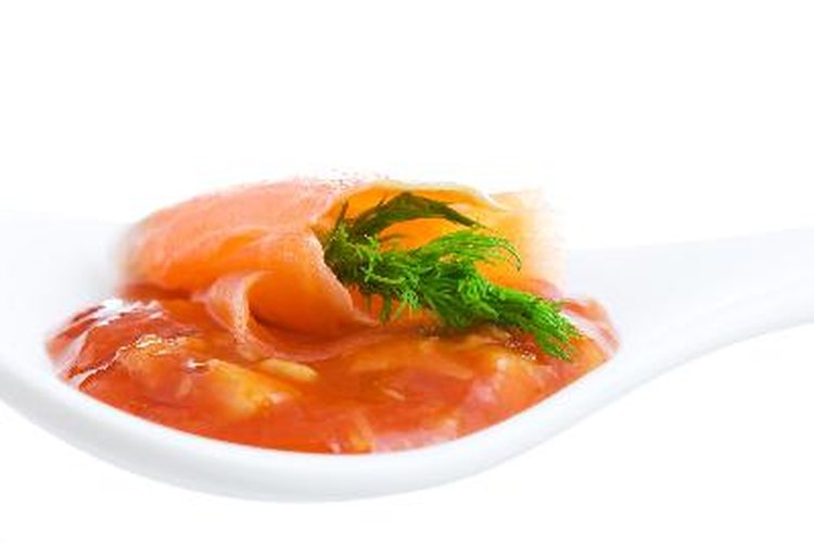 El salmón es una excelente fuente de proteínas con un bajo porcentaje de grasas saturadas.