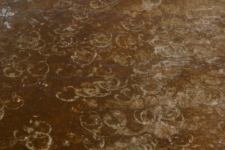 Los hospitales normalmente mantienen sus sistemas centrales de aire acondicionado a baja temperatura debido a que las temperaturas más bajas inhiben el crecimiento de la mayoría de las bacterias dañinas.