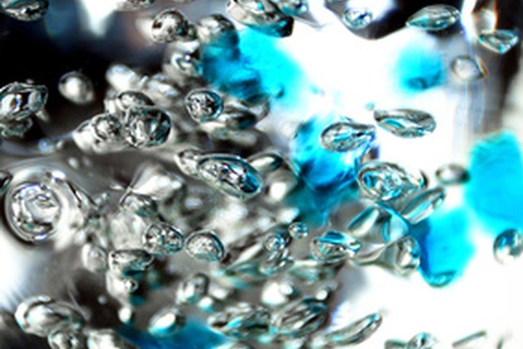 Agua con electrolitos vs agua purificada.