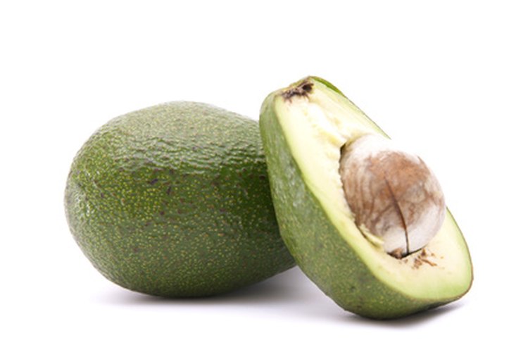 El aguacate no es sólo para comer; la fruta puede utilizarse para brindar una tez luminosa.