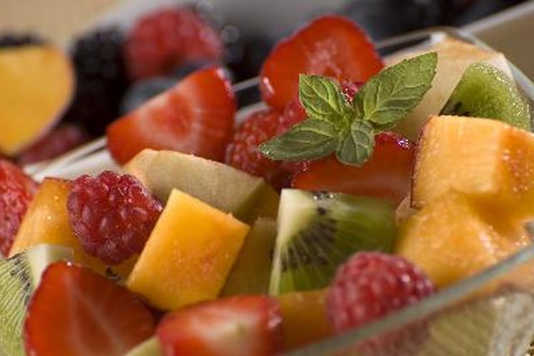 Las frutas son relativamente bajas en calorías.