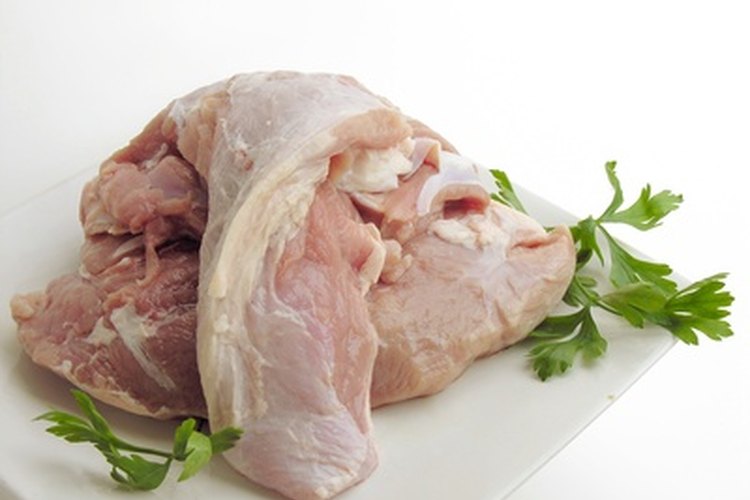 La carne cruda es una fuente de parásitos intestinales.