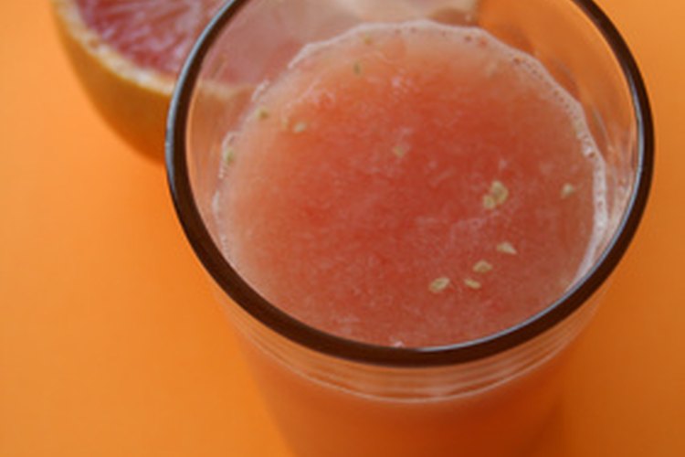 El jugo de fruta puede causar calambres estomacales.