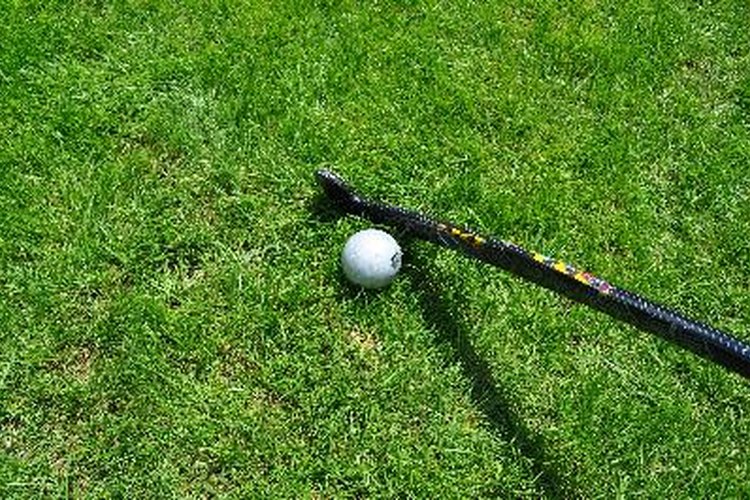 Los ejercicios del Hockey sobre césped ayudan a mejorar tu puntería.