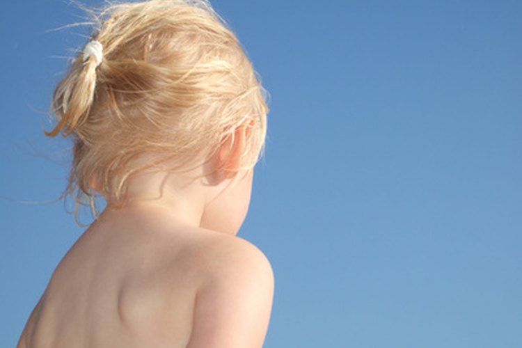 El ejercicio puede mejorar la postura de un niño.