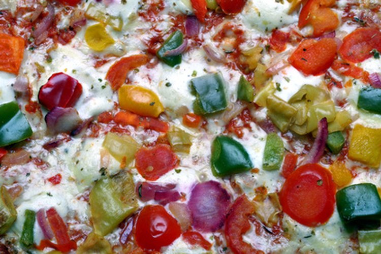 Elige las pizzas con vegetales en vez de las que tienen carne si estás tratando de reducir las calorías.