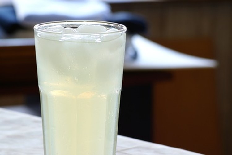 Mike's Hard Lemonade tiene más energía que tu receta normal.