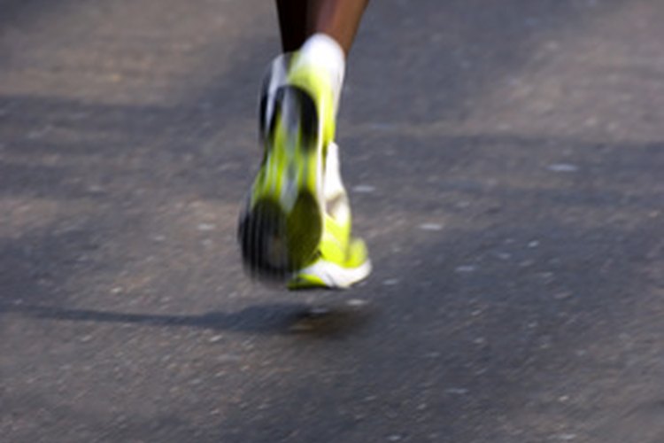 ¿Puedo correr con un espolón en el talón?