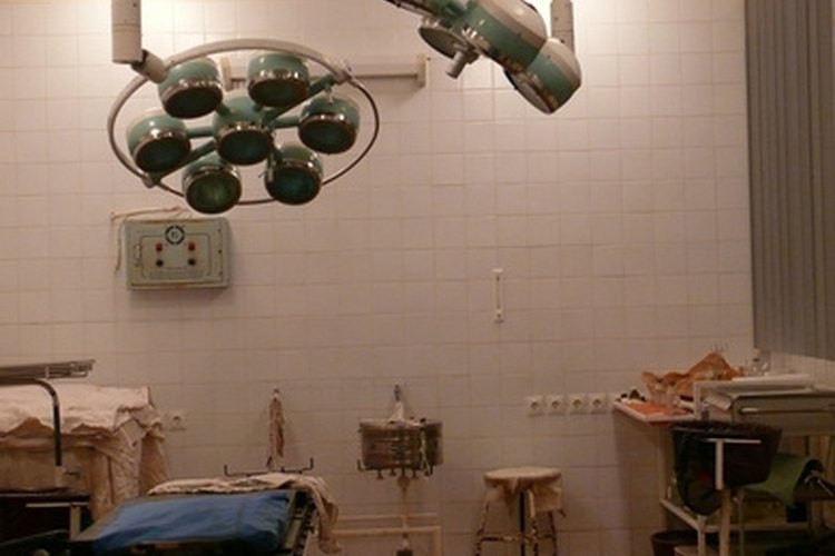 El aborto quirúrgico regularmente se lleva a cabo en una instalación de abortos para pacientes ambulatorios.