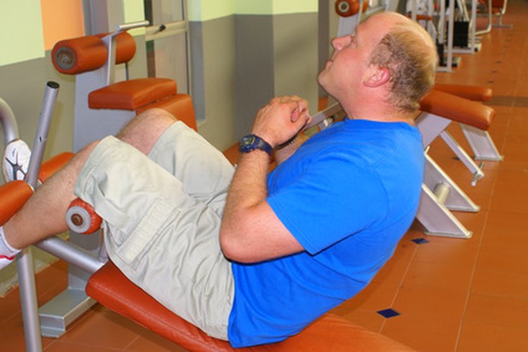 El situp (abdominales) es un ejemplo de ejercicio para vientre plano.