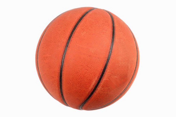 Los jugadores con experiencia no utilizan el mismo balón para jugar al aire libre o bajo techo.