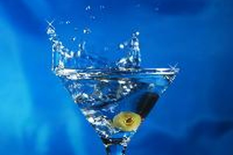 Beber alcohol excesivamente puede afectar tu corazón.