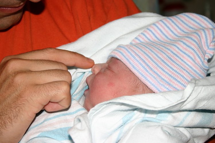 La congestión nasal infantil puede aliviarse con gotas de solución salina.