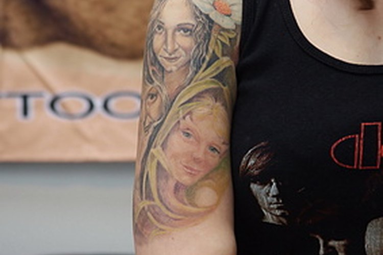 Un cuidado adecuado de tatuajes nuevos conduce a hermosos resultados.