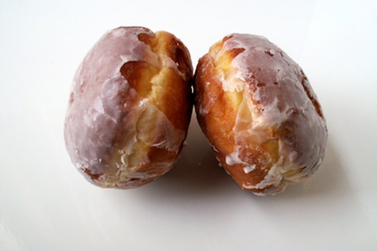 De acuerdo con Krispy Kreme, una dona glaseada original contiene 216 calorías.