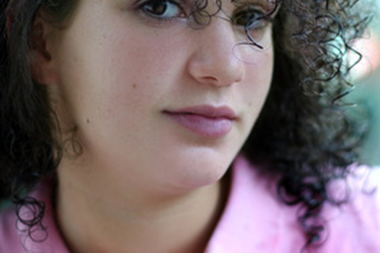 Los relajantes pueden ser utilizados en todas las etnias con cabello rizado firmemente o suelto.