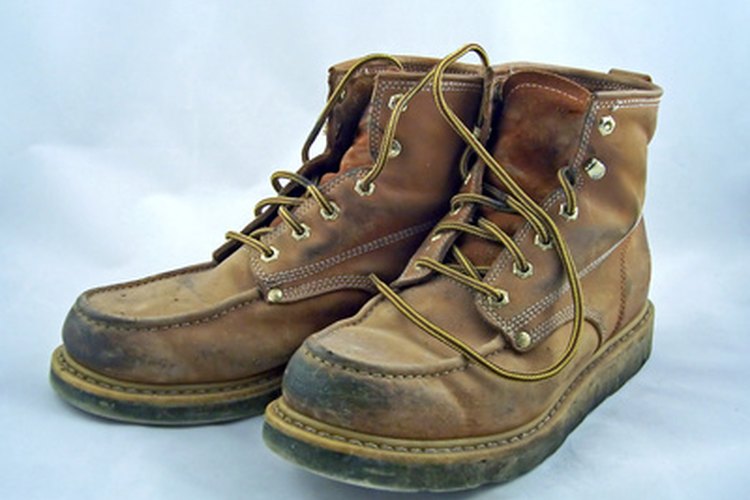 Las botas de trabajo deben calzar correctamente.