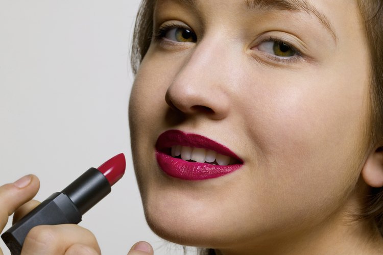 El lápiz labial contiene químicos que pueden ser nocivos.