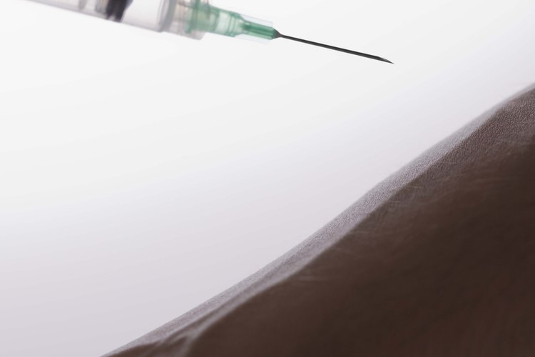 Si eres un varón al que se le ha prescrito Sustanon para incrementar sus niveles de testosterona, necesitarás saber cómo inyectar la medicina.