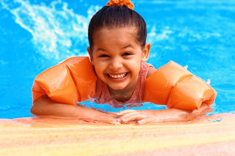 Conoce algunas ideas de juegos para clases de natación.
