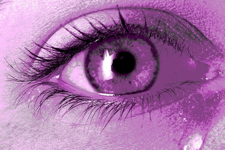 Si piensas que tienes conjuntivitis, debes faltar al trabajo o a la escuela e ir a una consulta con tu médico.