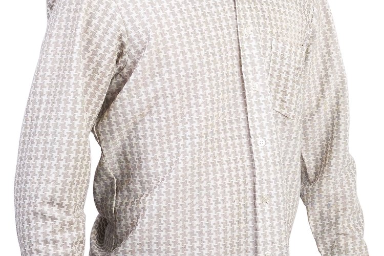 Una camisa que queda perfecta es apropiada para usar en ocasiones casuales y empresariales.