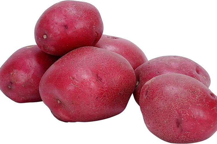 Información nutricional de las patatas rojas hervidas | Muy Fitness