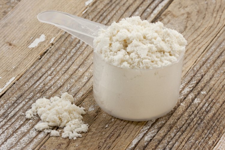 En promedio requieres de 0,8 gramos de proteína por 2,2 libras de peso corporal.