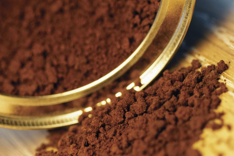 La cafeína se encuentra en el café y en otros productos.