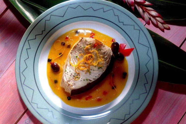 Una salsa de naranja hace un marinado sabroso para los peces.
