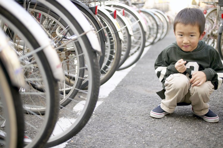 Los ganchos de remolque permiten a los niños unirse a los paseos más largos.