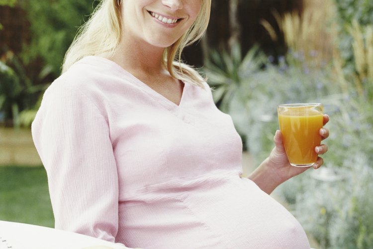 Escoge una variedad de alimentos saludables para llegar a las necesidades nutritivas de tu bebé durante el embarazo.