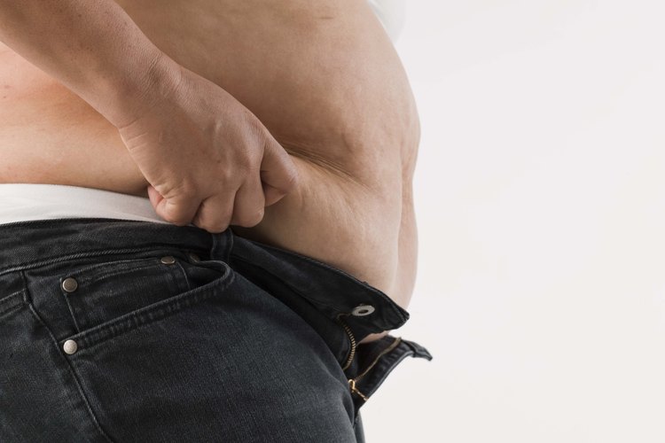 Quema las manijas del amor con actividades cardiovasculares y ejercicios para tonificar el abdomen.