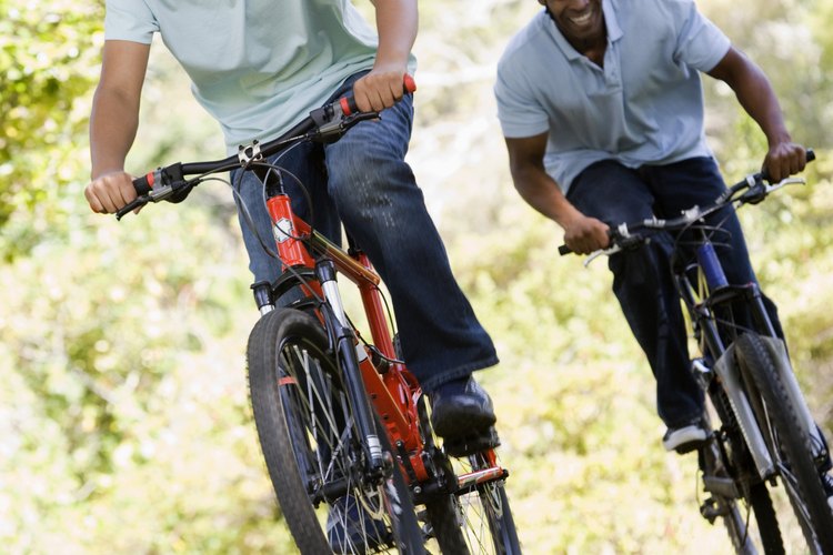 Evita las lesiones de isquiotibiales con estiramientos y un encaje de bicicleta adecuado.