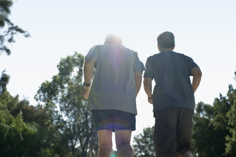 Los corredores veteranos deben tener objetivos de tiempo de millas que sean apropiados para su edad.