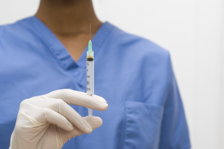 Es posible que necesites una inyección si tu cuerpo no puede absorber B-12 con regularidad.