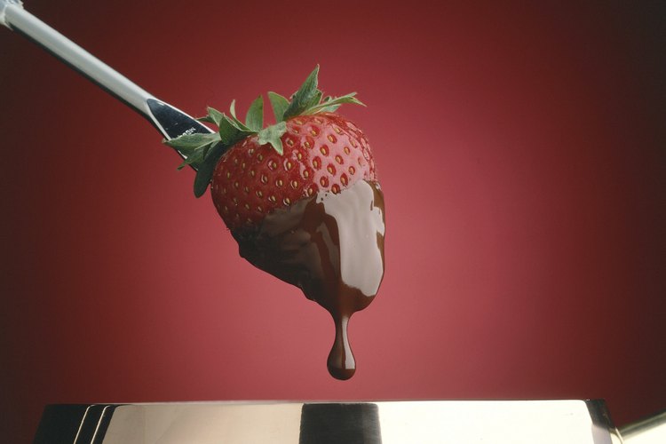 Aunque el chocolate en sí no contiene gluten, es mezclado a menudo con ingredientes que contienen esta proteína.